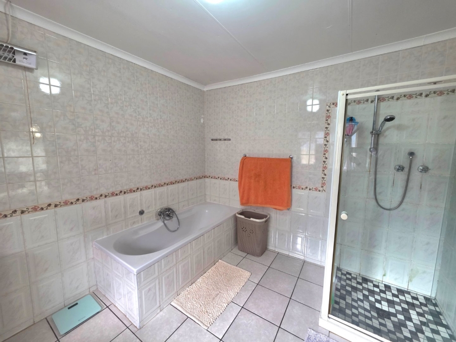 4 Bedroom Property for Sale in La Provance Free State